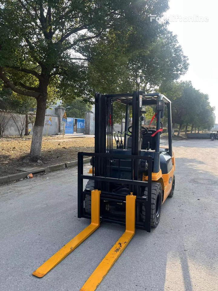 Toyota 7FD30 - رافعة شوكية ديزل: صورة 5 Toyota 7FD30 - رافعة شوكية ديزل: صورة 5