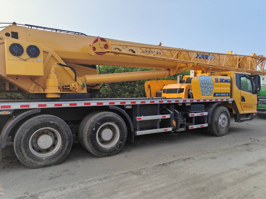 XCMG XCT25 XCT35 25T 25ton 35T 35ton - موبايل كرين: صورة 5 XCMG XCT25 XCT35 25T 25ton 35T 35ton - موبايل كرين: صورة 5