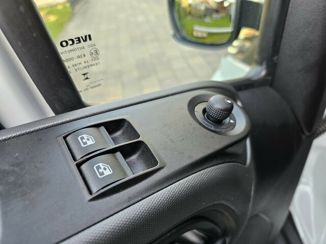 شاحنة مغلقة الصندوق IVECO Daily 35S18 3.0 Koffer LBW Bär ACC LED sofort!...: صورة 40 شاحنة مغلقة الصندوق IVECO Daily 35S18 3.0 Koffer LBW Bär ACC LED sofort!...: صورة 40