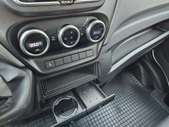 شاحنة مغلقة الصندوق IVECO Daily 35S18 3.0 Koffer LBW Bär ACC LED sofort!...: صورة 11 شاحنة مغلقة الصندوق IVECO Daily 35S18 3.0 Koffer LBW Bär ACC LED sofort!...: صورة 11