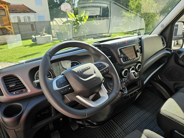 IVECO Daily 35S18 3.0 Koffer Voll-LED Navigation - شاحنة مغلقة الصندوق: صورة 5 IVECO Daily 35S18 3.0 Koffer Voll-LED Navigation - شاحنة مغلقة الصندوق: صورة 5