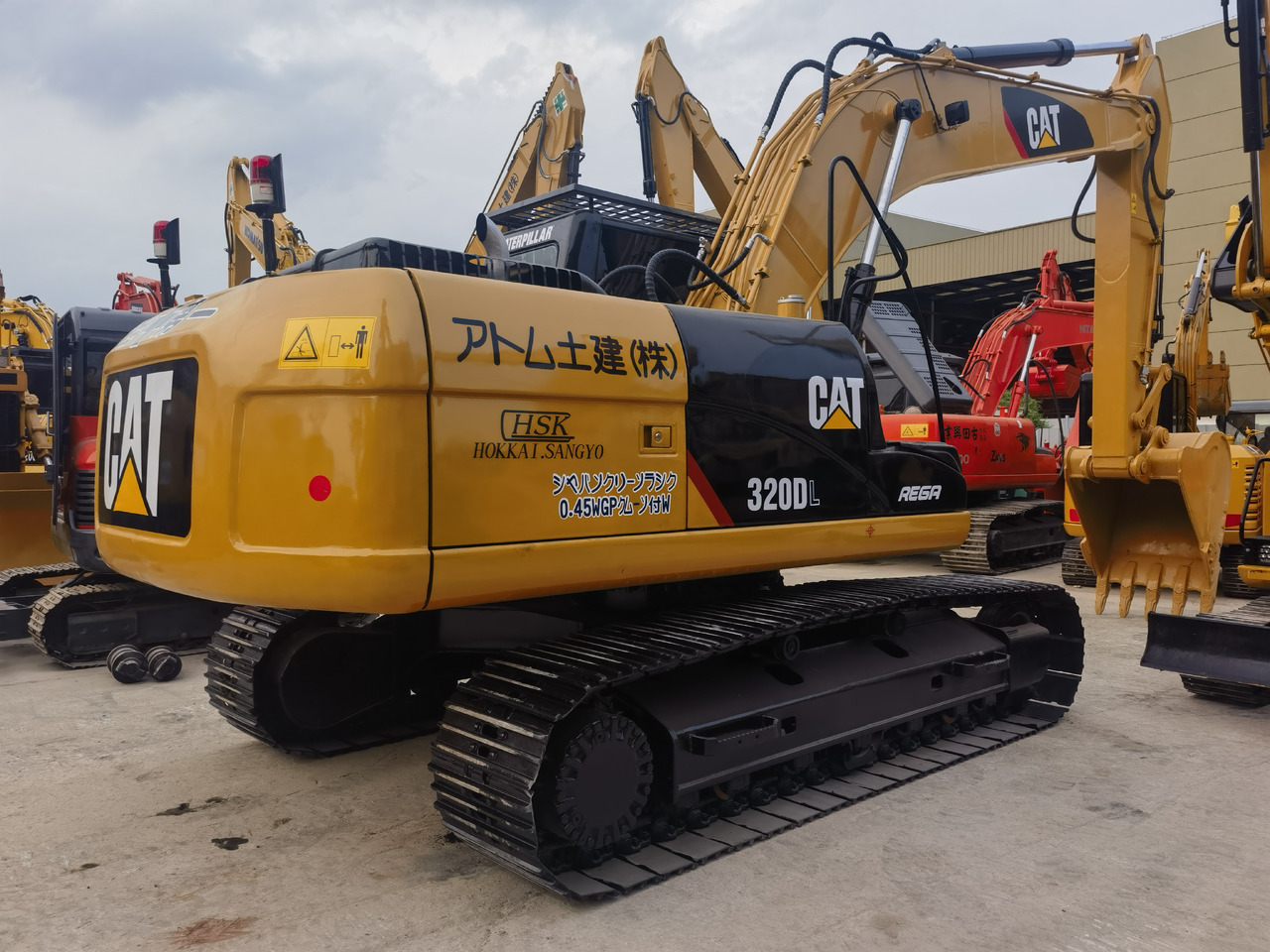 CAT 320DL Excavator - حفار زحاف: صورة 3 CAT 320DL Excavator - حفار زحاف: صورة 3