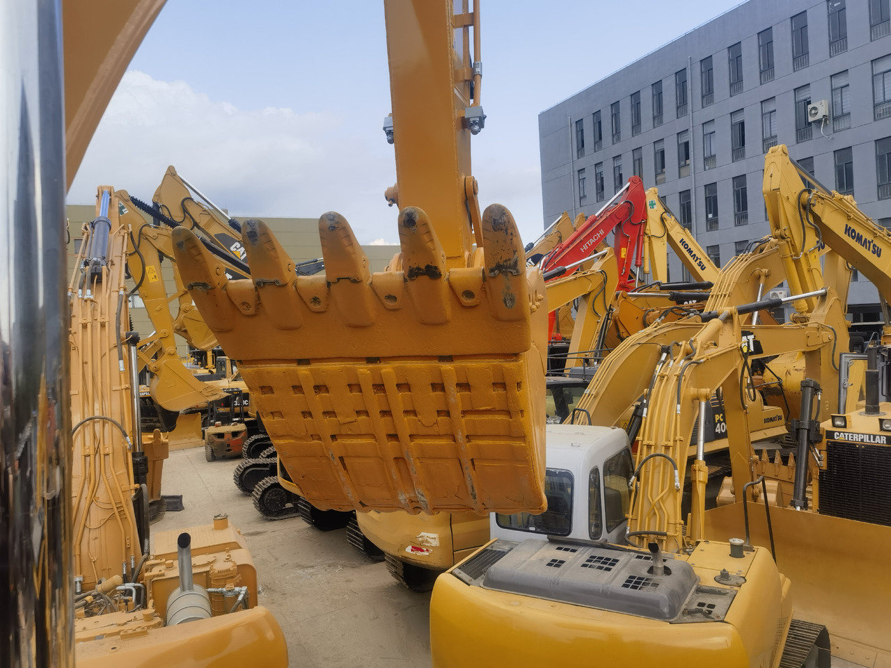CAT 330DL excavator - حفار زحاف: صورة 5 CAT 330DL excavator - حفار زحاف: صورة 5