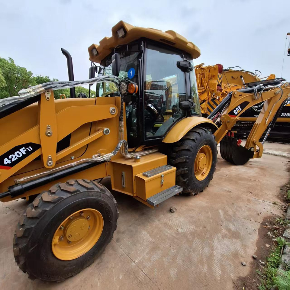 CAT 420F Backhoe Loader - جرافة حفار: صورة 3 CAT 420F Backhoe Loader - جرافة حفار: صورة 3