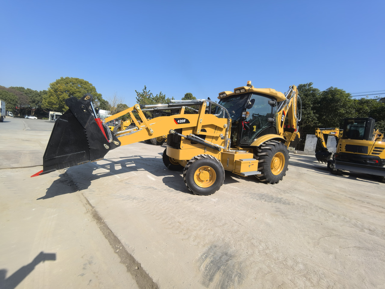 CAT 420F Backhoe Loader - جرافة حفار: صورة 5 CAT 420F Backhoe Loader - جرافة حفار: صورة 5