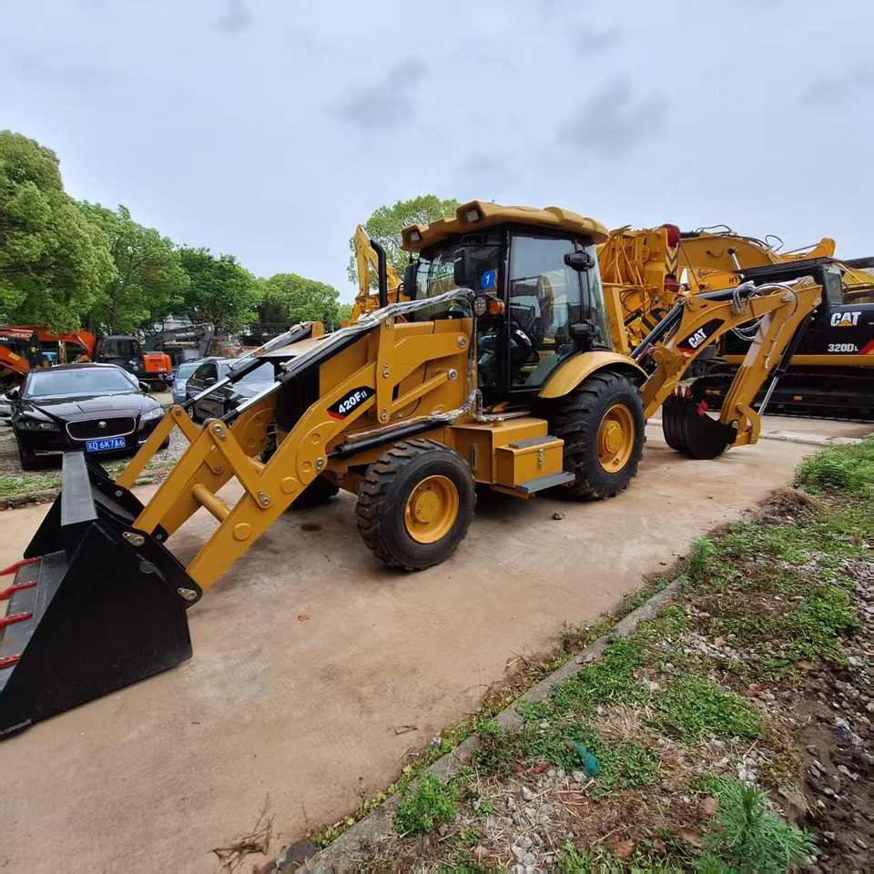 CAT 420F Backhoe Loader - جرافة حفار: صورة 2 CAT 420F Backhoe Loader - جرافة حفار: صورة 2