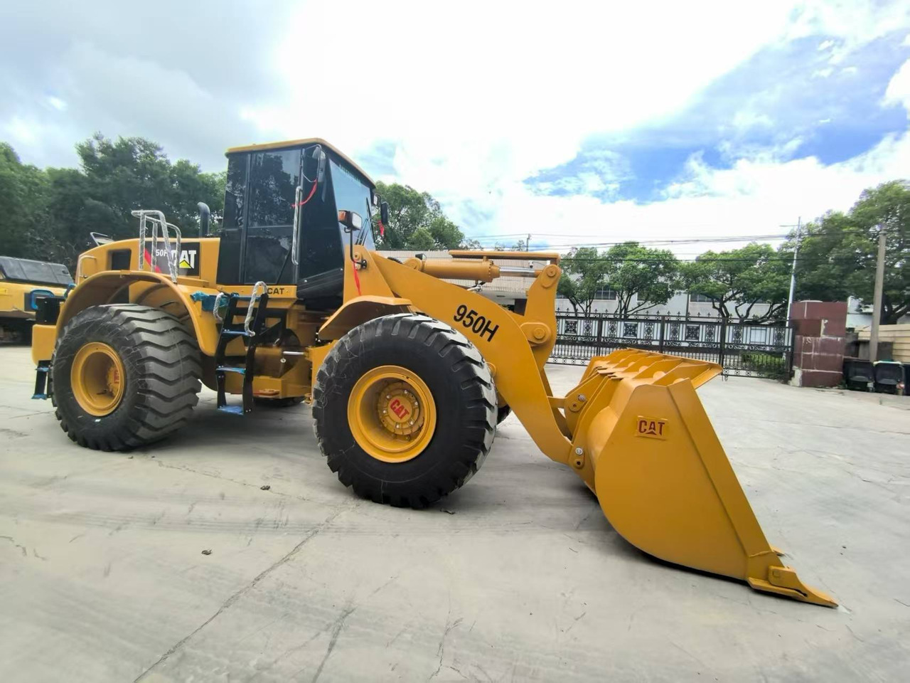 CAT 950H Loader - اللودر بعجل: صورة 1 CAT 950H Loader - اللودر بعجل: صورة 1