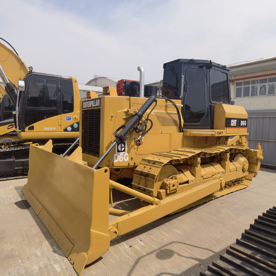 CAT D6G BullDozer - جرافة: صورة 5 CAT D6G BullDozer - جرافة: صورة 5