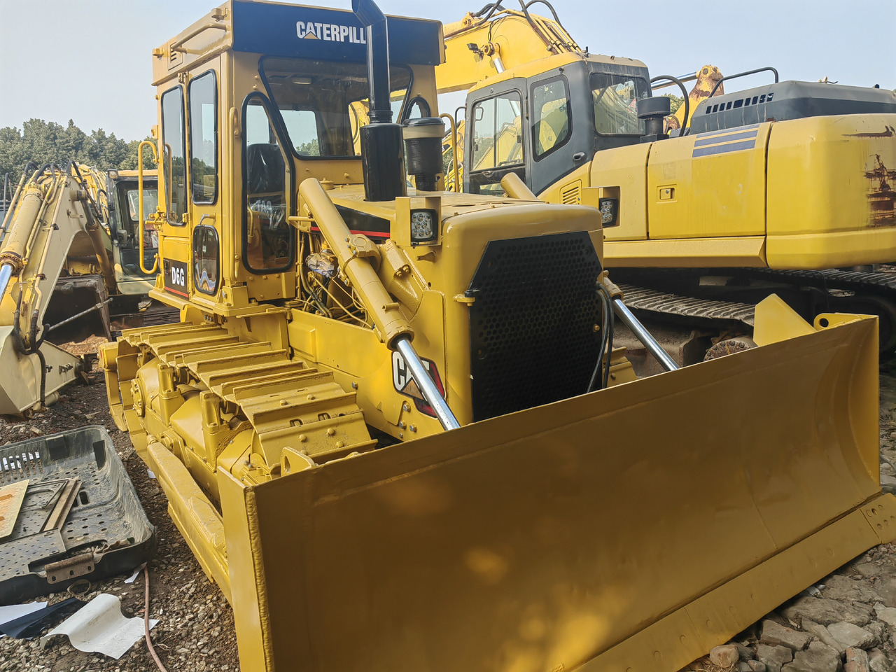 CAT D6G Bulldozer - جرافة: صورة 2 CAT D6G Bulldozer - جرافة: صورة 2