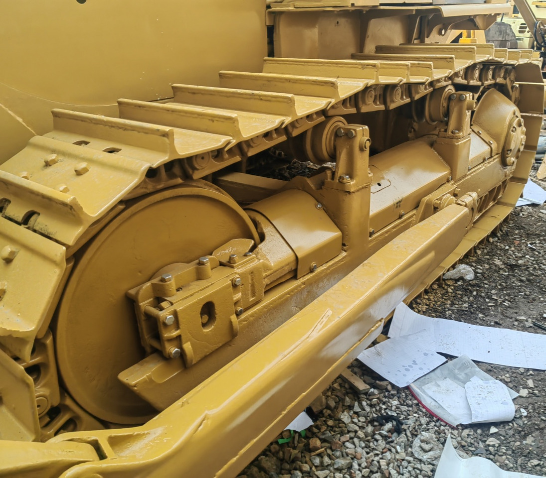 CAT D6G Bulldozer - جرافة: صورة 5 CAT D6G Bulldozer - جرافة: صورة 5