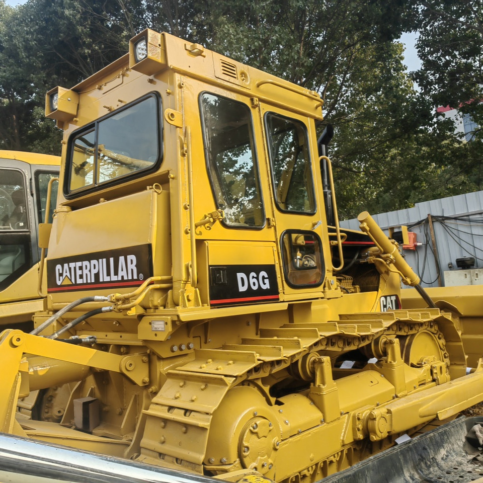 CAT D6G Bulldozer - جرافة: صورة 2 CAT D6G Bulldozer - جرافة: صورة 2