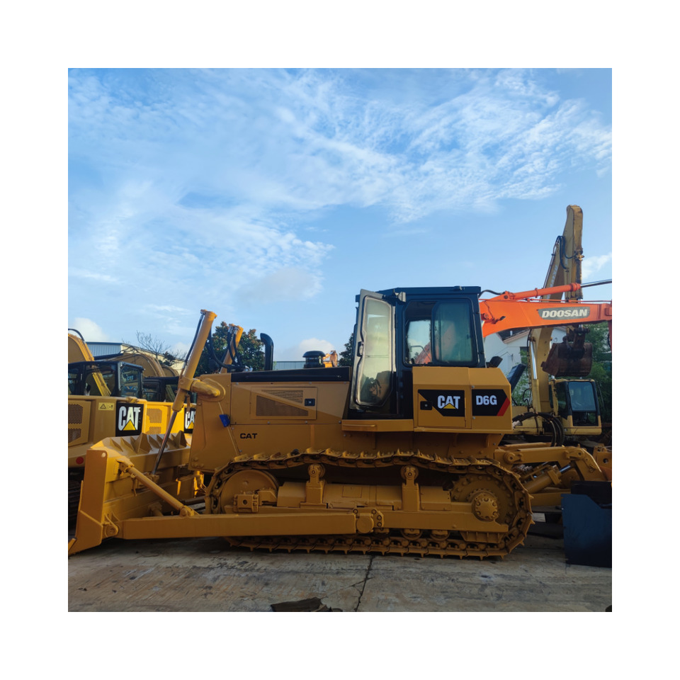CAT D6G Bulldozer - جرافة: صورة 2 CAT D6G Bulldozer - جرافة: صورة 2
