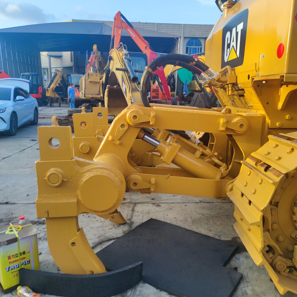 CAT D6G Bulldozer - جرافة: صورة 5 CAT D6G Bulldozer - جرافة: صورة 5