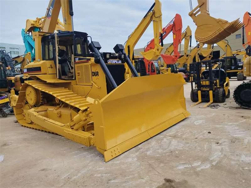 CAT D6R Bulldozer - جرافة: صورة 2 CAT D6R Bulldozer - جرافة: صورة 2