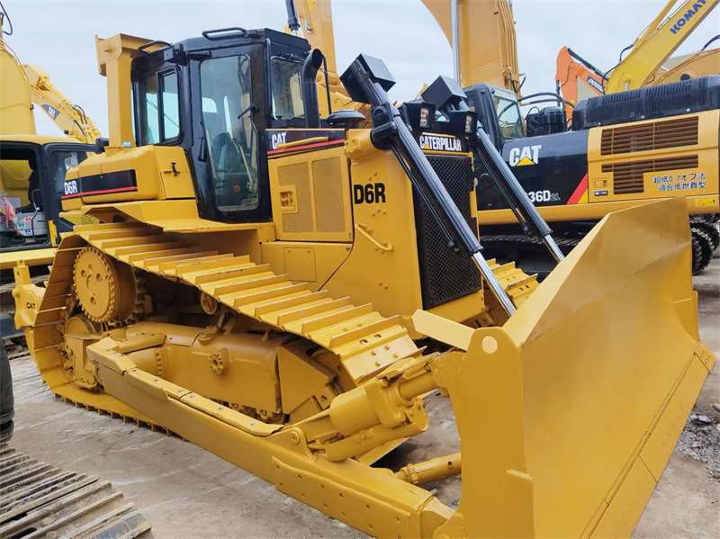 CAT D6R Bulldozer - جرافة: صورة 4 CAT D6R Bulldozer - جرافة: صورة 4