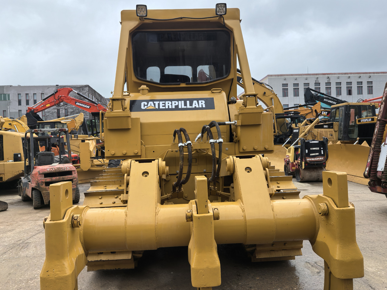 CAT D7G Bulldozer - جرافة: صورة 4 CAT D7G Bulldozer - جرافة: صورة 4