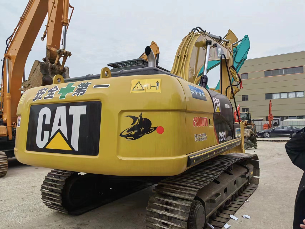 CATERPILLAR 325 C - حفار زحاف: صورة 1 CATERPILLAR 325 C - حفار زحاف: صورة 1