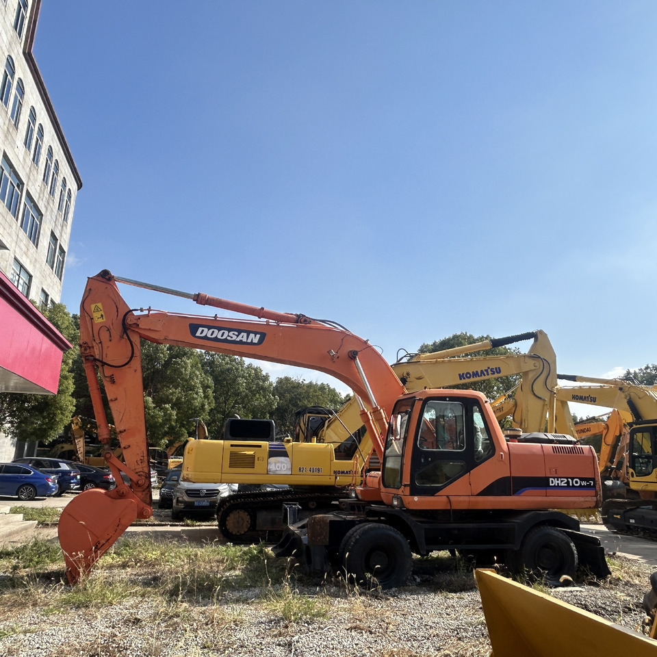 Doosan DH210w-7 wheel excavator - حفارة دولاب: صورة 5 Doosan DH210w-7 wheel excavator - حفارة دولاب: صورة 5