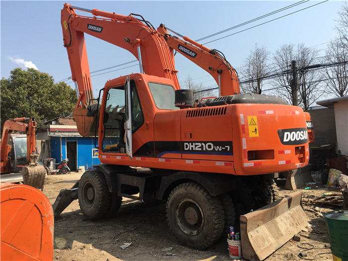 Doosan DH210w-7 wheel excavator - حفارة دولاب: صورة 3 Doosan DH210w-7 wheel excavator - حفارة دولاب: صورة 3