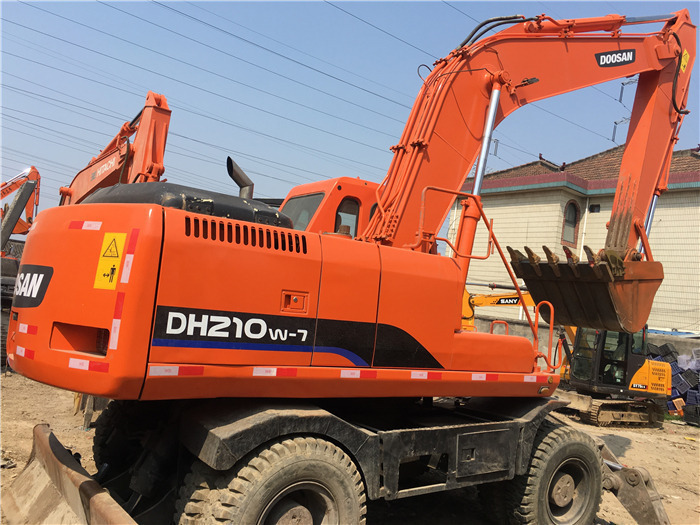 Doosan DH210w-7 wheel excavator - حفارة دولاب: صورة 1 Doosan DH210w-7 wheel excavator - حفارة دولاب: صورة 1
