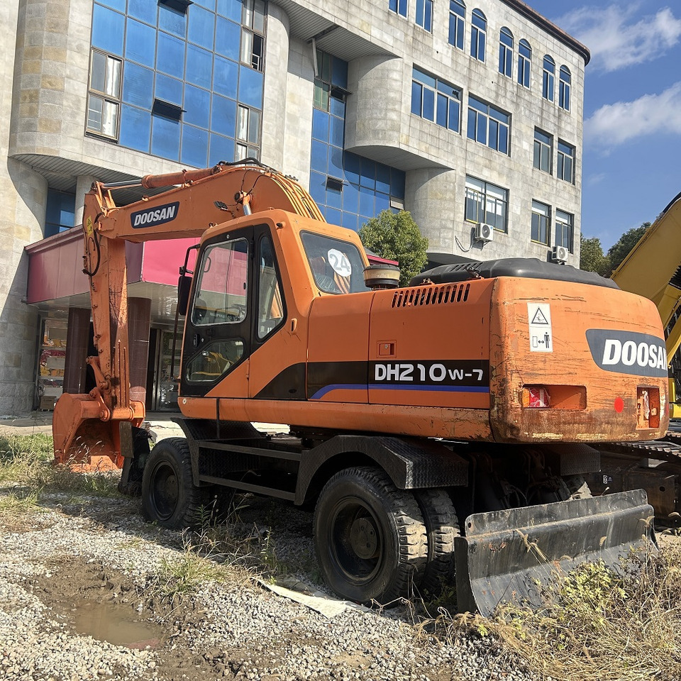 Doosan DH210w-7 wheel excavator - حفارة دولاب: صورة 3 Doosan DH210w-7 wheel excavator - حفارة دولاب: صورة 3