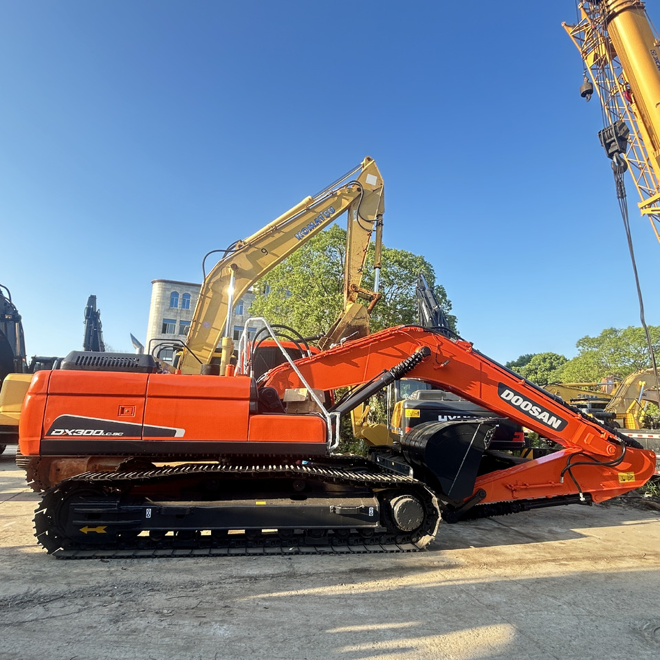 Doosan DX300LC Crawler Excavator - حفار زحاف: صورة 5 Doosan DX300LC Crawler Excavator - حفار زحاف: صورة 5