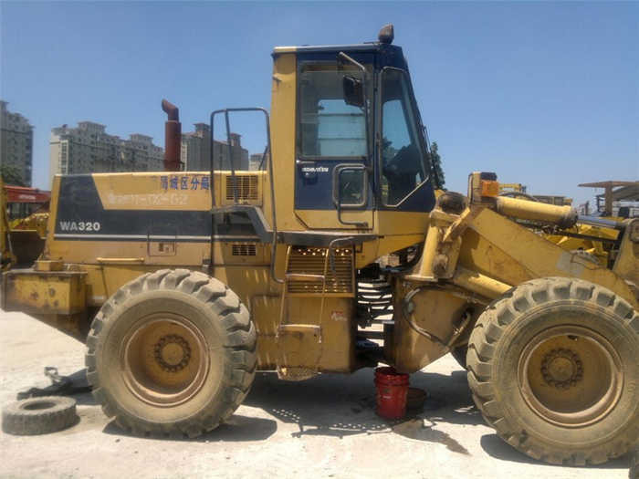 Factory Price Komatsu Used WA320-1 Construction Wheel Loader - اللودر بعجل: صورة 5 Factory Price Komatsu Used WA320-1 Construction Wheel Loader - اللودر بعجل: صورة 5