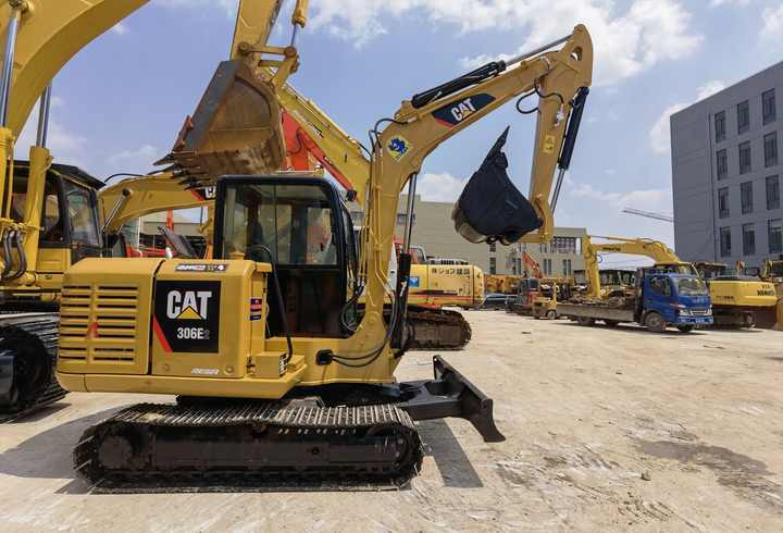 Good Condition Mini Excavator 7.5Ton Cat 306e2 Hydraulic Crawler second hand Mini digger For Sale - حفار زحاف: صورة 2 Good Condition Mini Excavator 7.5Ton Cat 306e2 Hydraulic Crawler second hand Mini digger For Sale - حفار زحاف: صورة 2