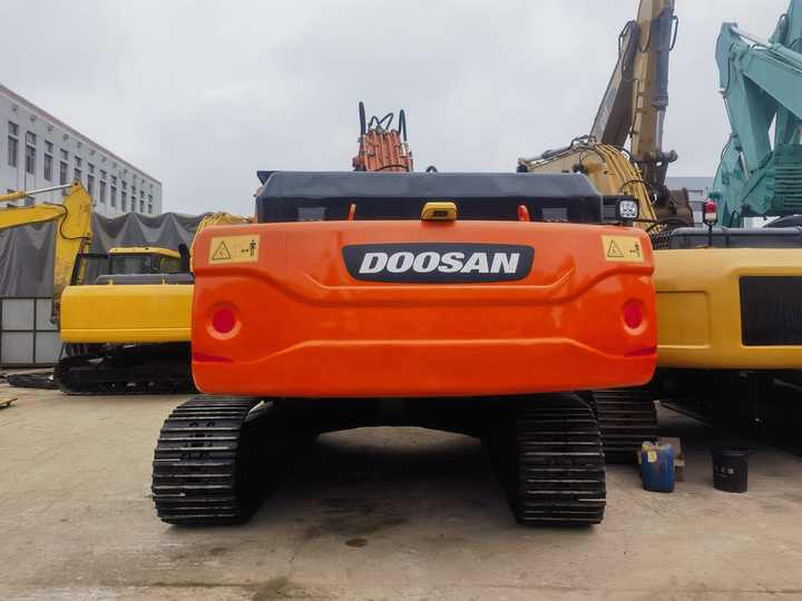 Good Condition Used Excavators Japan Used Excavator DOOSAN DX340LCA Hydraulic Crawler Digger Excavator for Sale - حفار زحاف: صورة 2 Good Condition Used Excavators Japan Used Excavator DOOSAN DX340LCA Hydraulic Crawler Digger Excavator for Sale - حفار زحاف: صورة 2