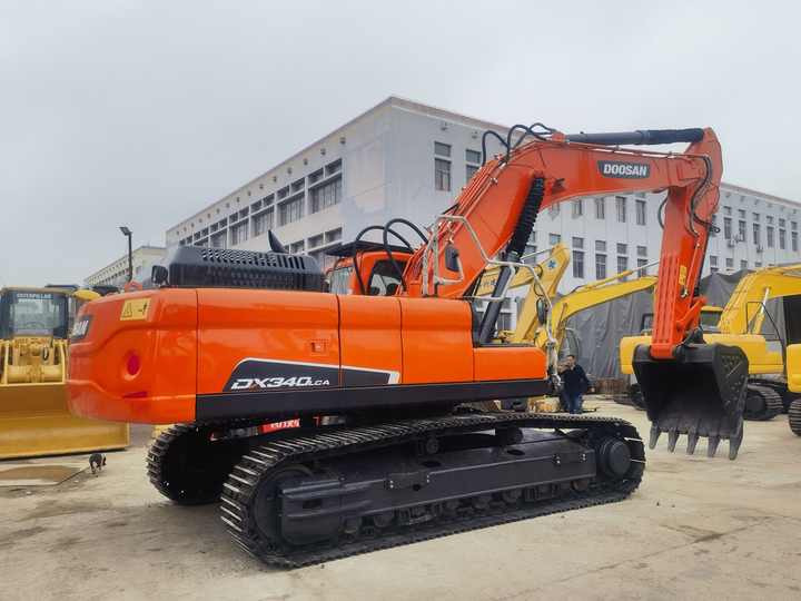 Good Condition Used Excavators Japan Used Excavator DOOSAN DX340LCA Hydraulic Crawler Digger Excavator for Sale - حفار زحاف: صورة 5 Good Condition Used Excavators Japan Used Excavator DOOSAN DX340LCA Hydraulic Crawler Digger Excavator for Sale - حفار زحاف: صورة 5