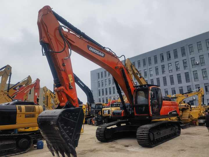 Good Condition Used Excavators Japan Used Excavator DOOSAN DX340LCA Hydraulic Crawler Digger Excavator for Sale - حفار زحاف: صورة 4 Good Condition Used Excavators Japan Used Excavator DOOSAN DX340LCA Hydraulic Crawler Digger Excavator for Sale - حفار زحاف: صورة 4
