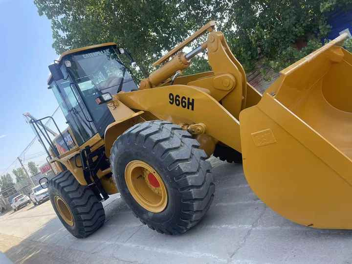 Good condition Used Japan Wheel loader Caterpillar 966H front loader - اللودر بعجل: صورة 4 Good condition Used Japan Wheel loader Caterpillar 966H front loader - اللودر بعجل: صورة 4