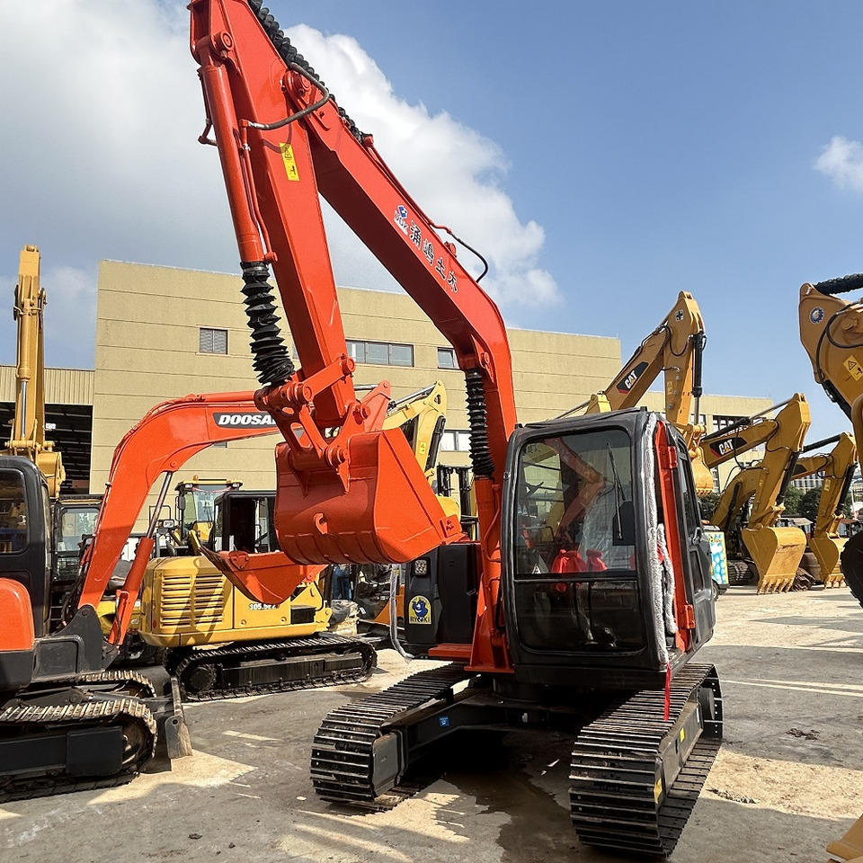 Hitachi ZX70 Excavator - حفارة مُصَّغرة: صورة 1 Hitachi ZX70 Excavator - حفارة مُصَّغرة: صورة 1