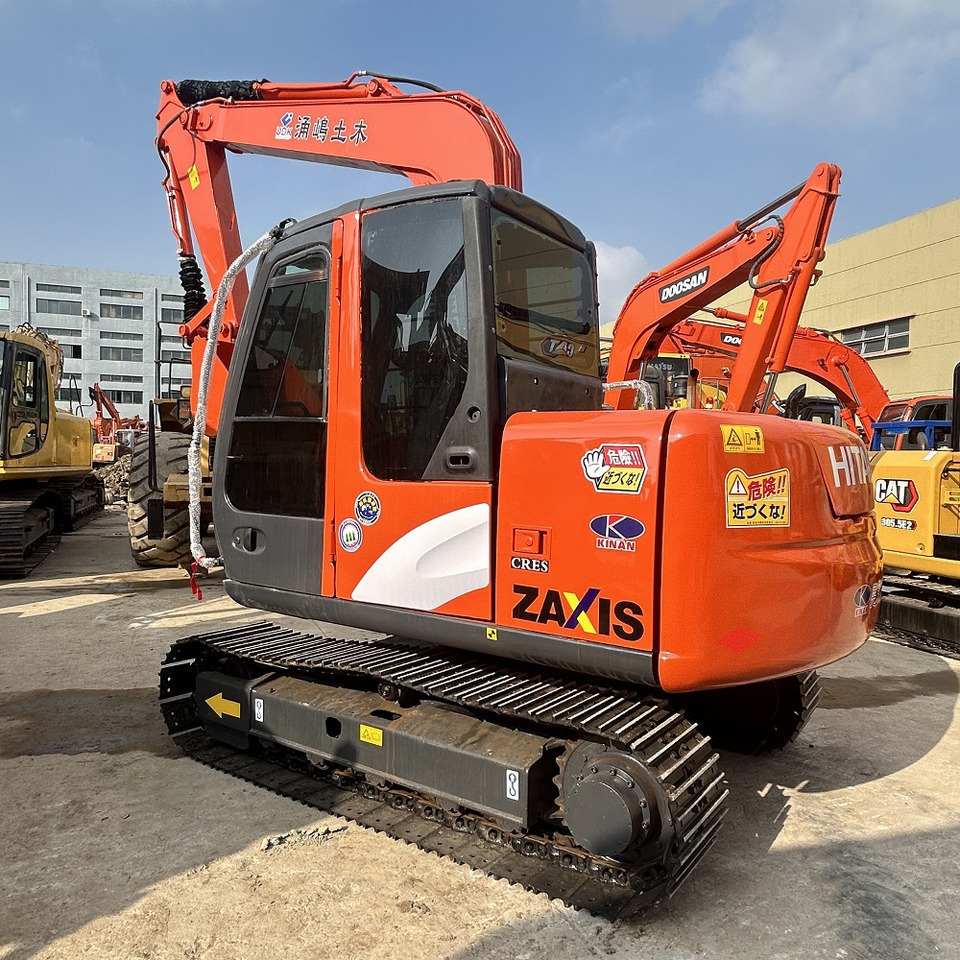 Hitachi ZX70 Excavator - حفارة مُصَّغرة: صورة 1 Hitachi ZX70 Excavator - حفارة مُصَّغرة: صورة 1
