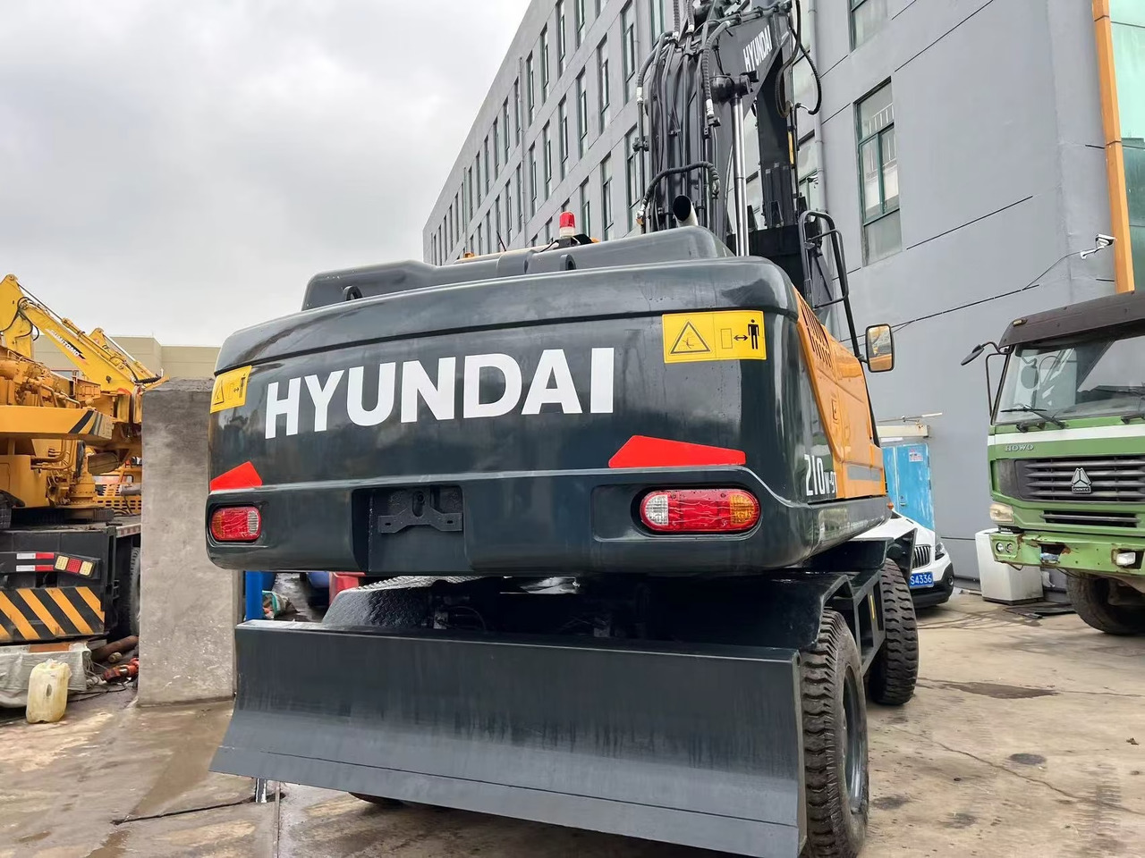 Hyundai 210w-9 wheel excavator - حفارة دولاب: صورة 5 Hyundai 210w-9 wheel excavator - حفارة دولاب: صورة 5