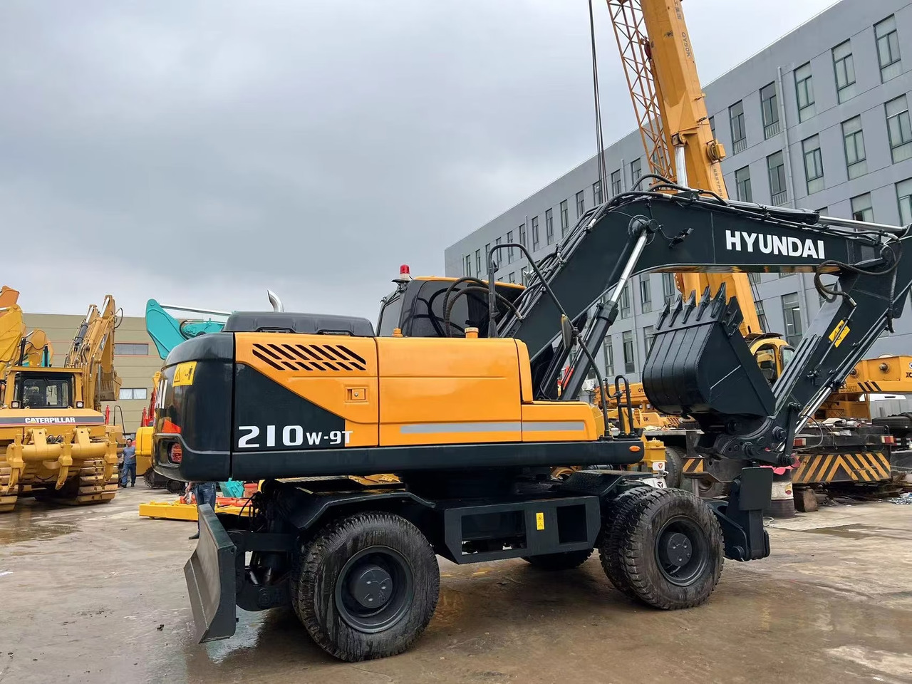 Hyundai 210w-9 wheel excavator - حفارة دولاب: صورة 3 Hyundai 210w-9 wheel excavator - حفارة دولاب: صورة 3