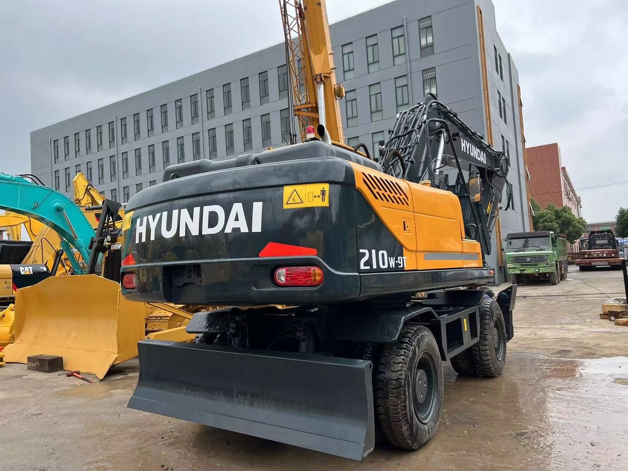 Hyundai 210w-9 wheel excavator - حفارة دولاب: صورة 5 Hyundai 210w-9 wheel excavator - حفارة دولاب: صورة 5