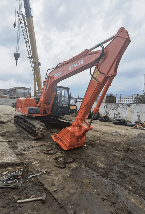 Japan made used hitachi ex120-5 ex120 crawler excavator ex200 ex200-5 zx120 zx200 zx210 FOR SALE - حفار زحاف: صورة 4 Japan made used hitachi ex120-5 ex120 crawler excavator ex200 ex200-5 zx120 zx200 zx210 FOR SALE - حفار زحاف: صورة 4