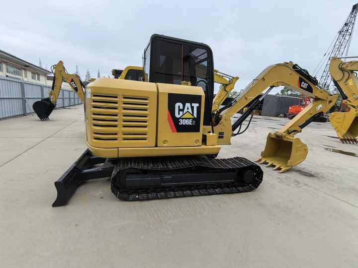 Japan original 6 ton mini used caterpillar cat 306E2 excavator in Shanghai for sale - حفار زحاف: صورة 5 Japan original 6 ton mini used caterpillar cat 306E2 excavator in Shanghai for sale - حفار زحاف: صورة 5