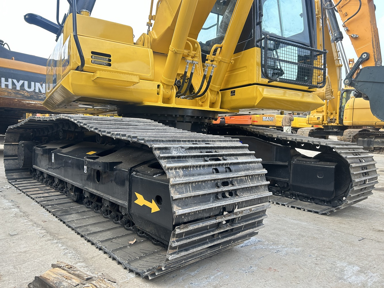 KOMATSU PC210-8 EXCAVATOR - حفار زحاف: صورة 2 KOMATSU PC210-8 EXCAVATOR - حفار زحاف: صورة 2