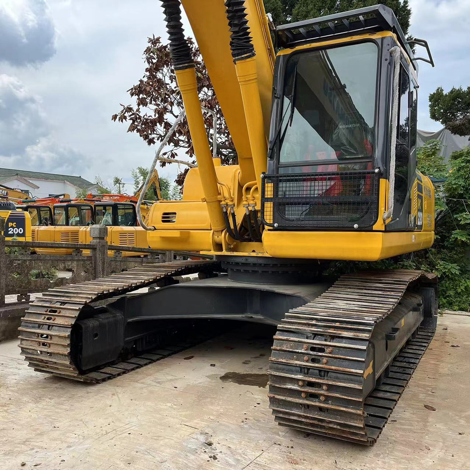Komatsu PC 220-8 Excavator - حفار زحاف: صورة 4 Komatsu PC 220-8 Excavator - حفار زحاف: صورة 4