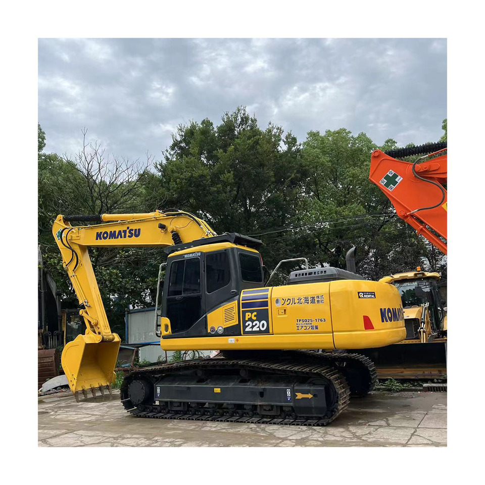 Komatsu PC 220-8 Excavator - حفار زحاف: صورة 3 Komatsu PC 220-8 Excavator - حفار زحاف: صورة 3