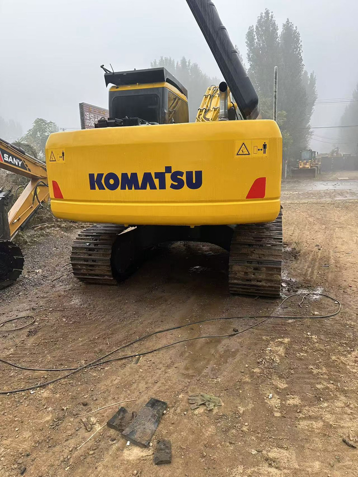 Komatsu PC200-7 excavator - حفار زحاف: صورة 5 Komatsu PC200-7 excavator - حفار زحاف: صورة 5
