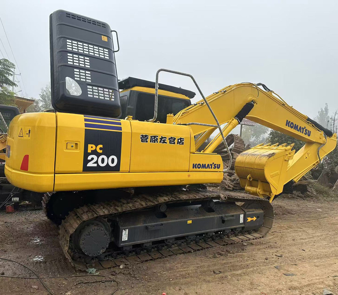 Komatsu PC200-7 excavator - حفار زحاف: صورة 1 Komatsu PC200-7 excavator - حفار زحاف: صورة 1