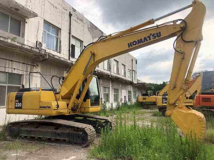 Komatsu PC220-7 - حفار زحاف: صورة 4 Komatsu PC220-7 - حفار زحاف: صورة 4