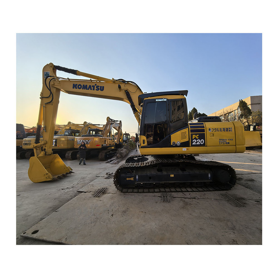Komatsu PC220-7 - حفار زحاف: صورة 5 Komatsu PC220-7 - حفار زحاف: صورة 5