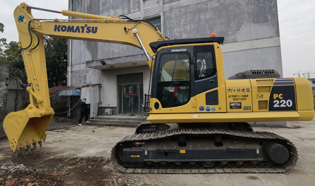 Komatsu PC220-8 Excavator - حفار زحاف: صورة 2 Komatsu PC220-8 Excavator - حفار زحاف: صورة 2