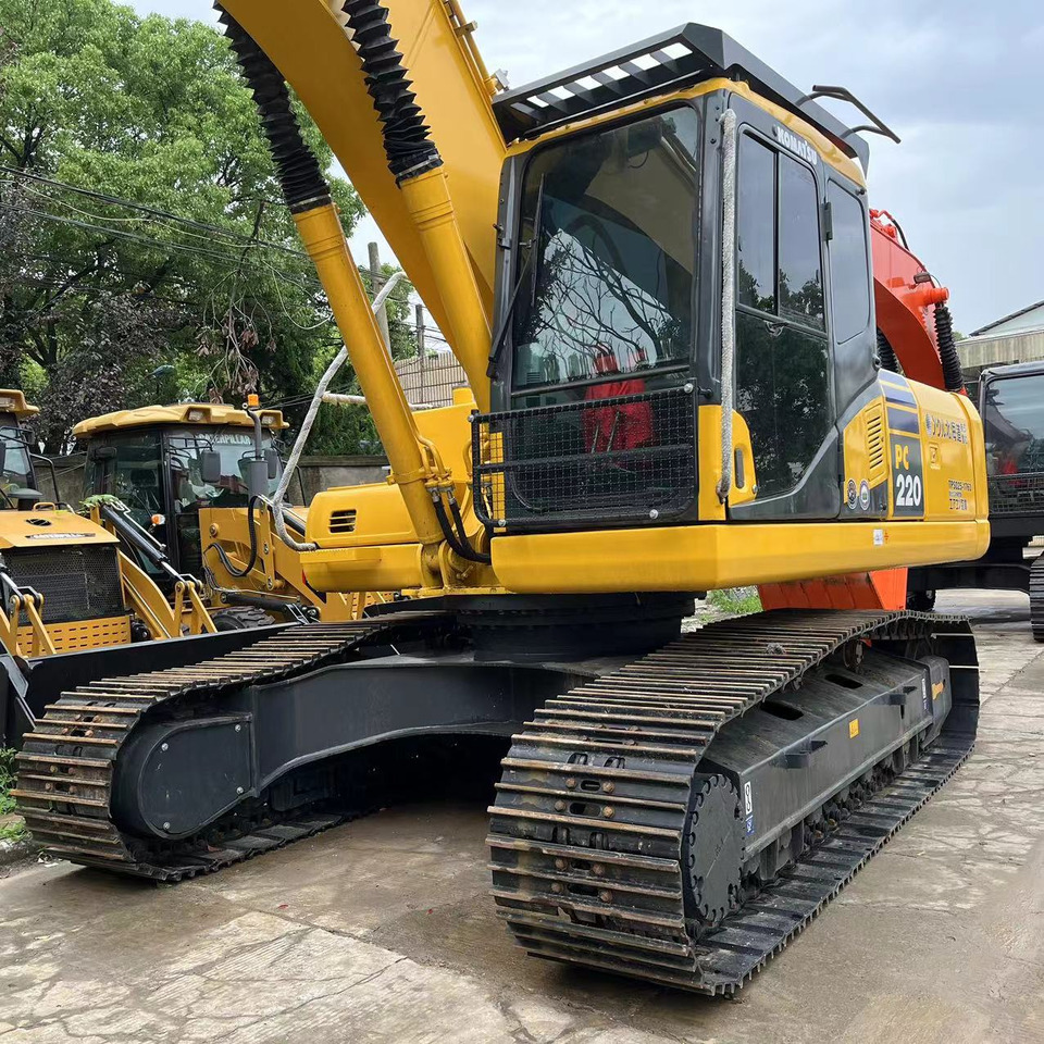 Komatsu PC220-8 Excavator - حفار زحاف: صورة 4 Komatsu PC220-8 Excavator - حفار زحاف: صورة 4