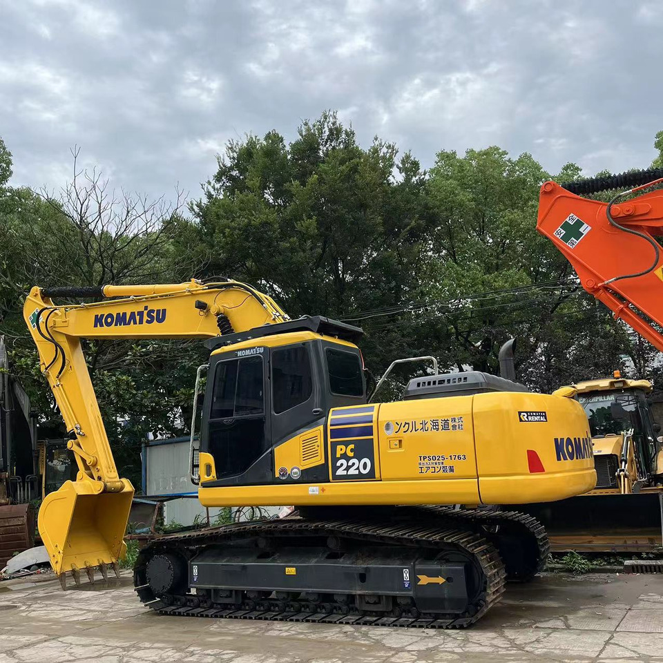 Komatsu PC220-8 Excavator - حفار زحاف: صورة 1 Komatsu PC220-8 Excavator - حفار زحاف: صورة 1