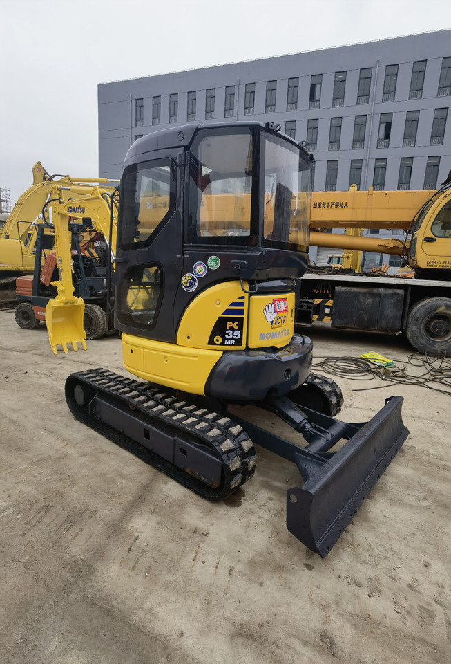 Komatsu PC35MR-3 Excavator - حفار زحاف: صورة 4 Komatsu PC35MR-3 Excavator - حفار زحاف: صورة 4